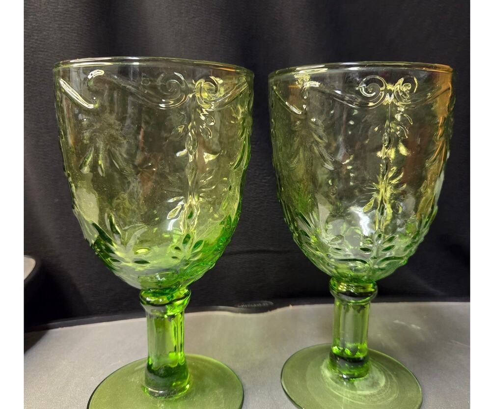 Goblets Pressed Green Glass Vintage Floral Scroll Design Pair 6.5"